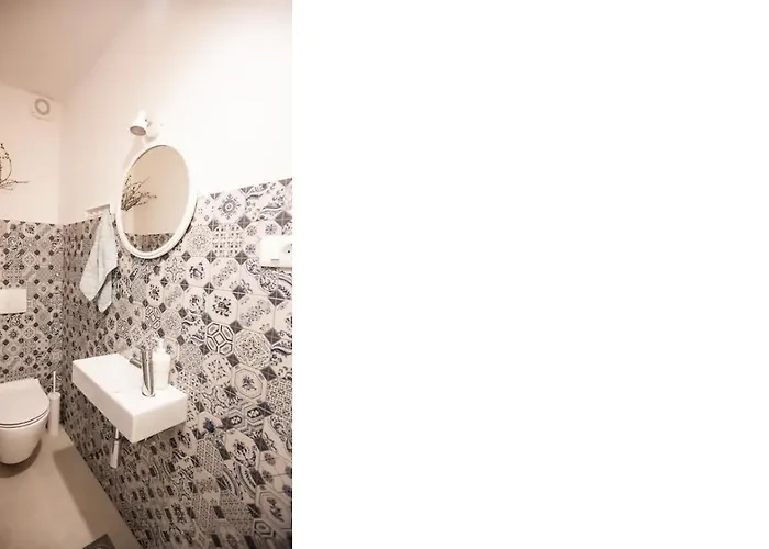 Batchae, Two Bedroom Flat Near Bacvice