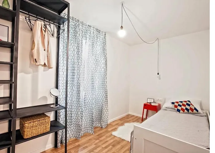 Batchae, Two Bedroom Flat Near Bacvice Split