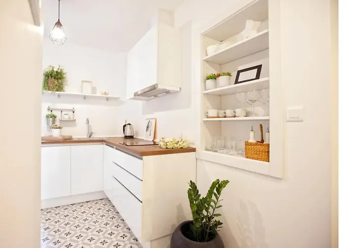 Batchae, Two Bedroom Flat Near Bacvice Split