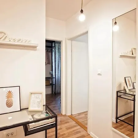 Batchae, Two Bedroom Flat Near Bacvice *