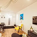 Batchae, Two Bedroom Flat Near Bacvice Lägenhet Split
