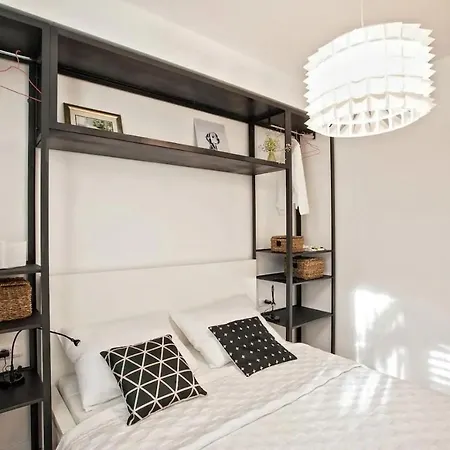 Batchae, Two Bedroom Flat Near Bacvice شقة *
